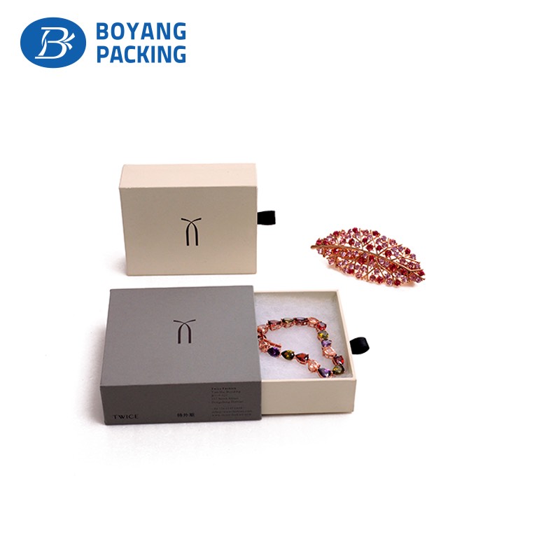 Upscale jewelry boxes set design