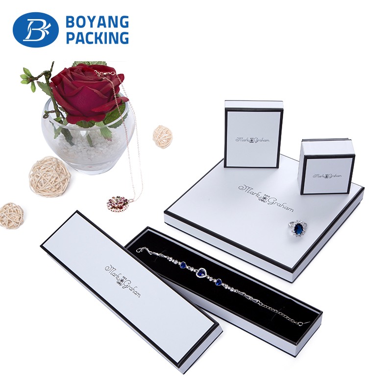 White paper jewellery presentation boxes
