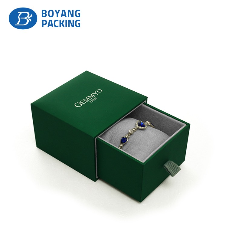 Luxury pendant box with custom logo