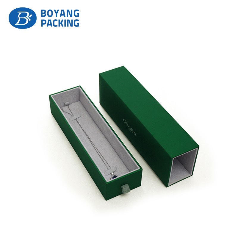 Luxury pendant box with custom logo