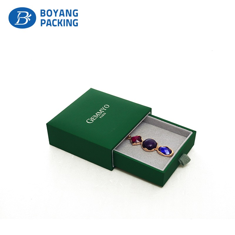 Luxury pendant box with custom logo