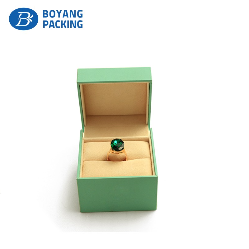 The plastic jewellery box is suitable for all kinds of jewelry