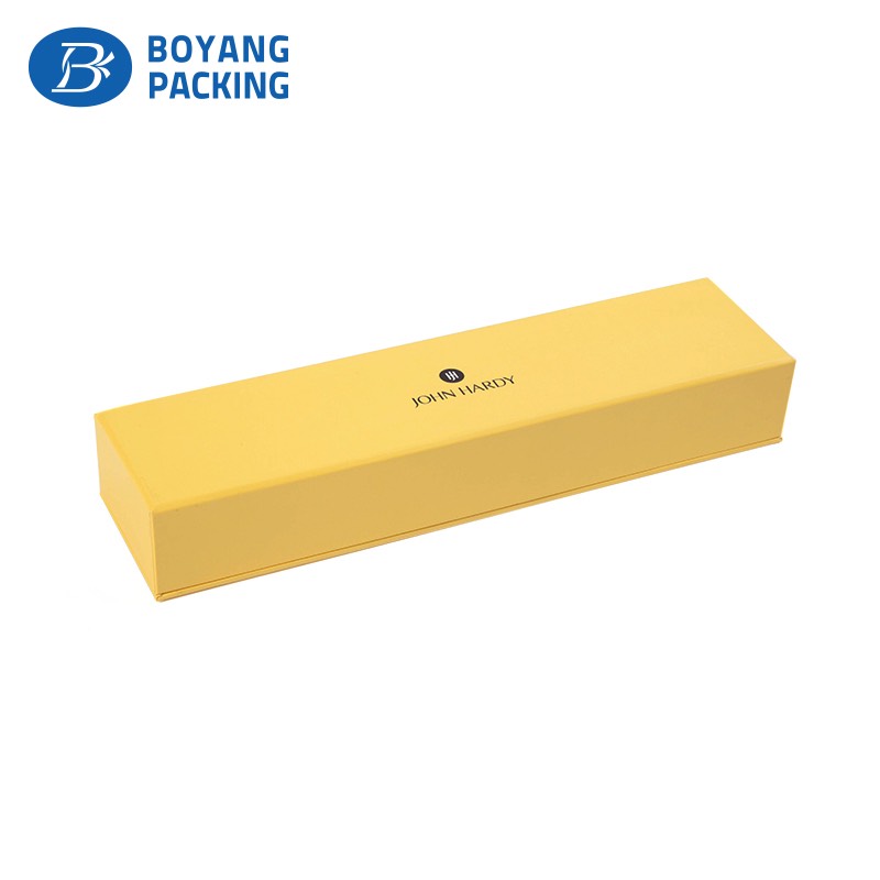 Choose a nice jewelry box for your jewelry