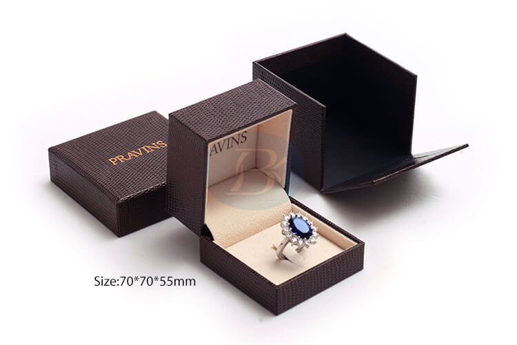How to choose a practical jewelry boxes?
