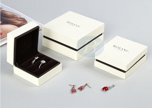 unique jewelry packaging ideas:Simple