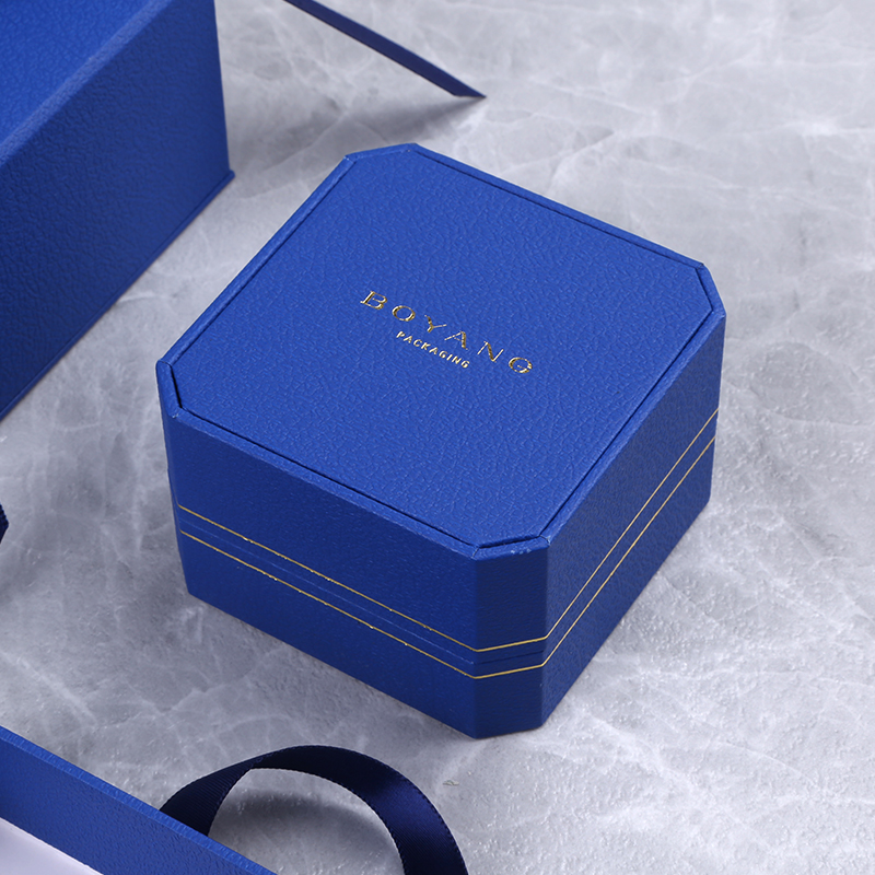 Customized Logo Hot Sell Recycle Engagement Ring Earring Case Luxury Plastic Clamshell Girls Jewelry Box