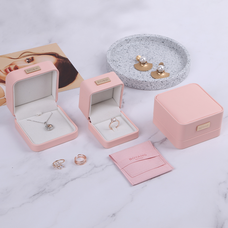 Factory Customized Logo High Quality Recycle Case Luxury Plastic Clamshell Girls Display Jewelry Ring Box