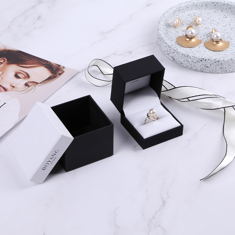 Wholesale Customized Recycle Ring Case Luxury Wedding Jewelry Plastic Gift Box