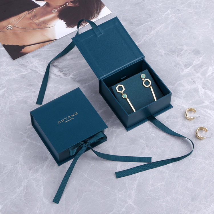 Custom luxury engagement ring box jewellery packaging, jewellery ring box