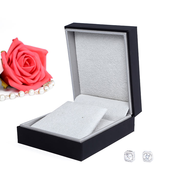 Custom jewelry packaging, jewelry package design.