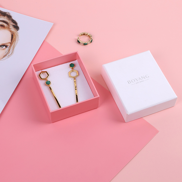 Wholesale luxury paper cardboard bracelet gift box custom
