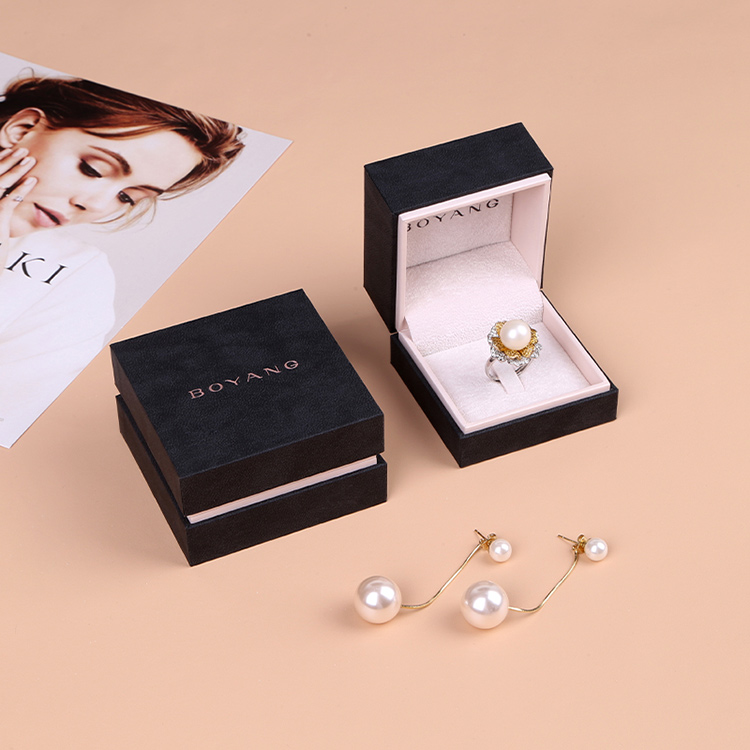 Good supplier new design black custom small earrings plastic box