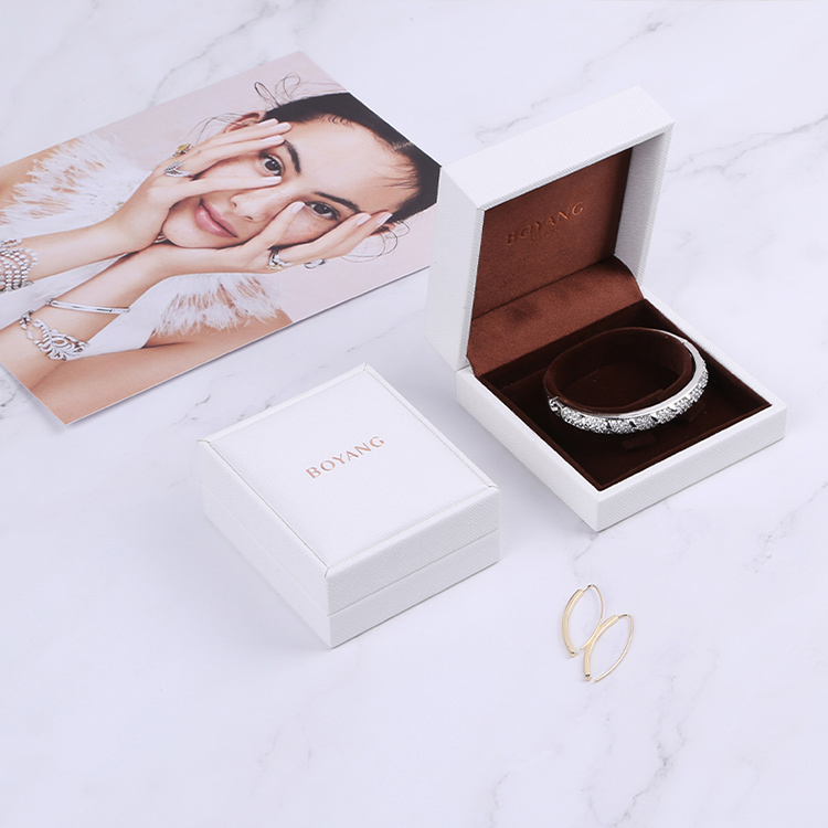 Custom new products white custom jewelry plastic box to hang necklaces