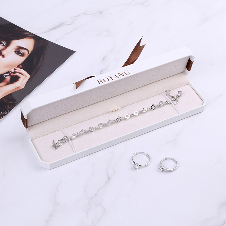 Delicate new style white luxury custom wedding ring gift box with ribbon