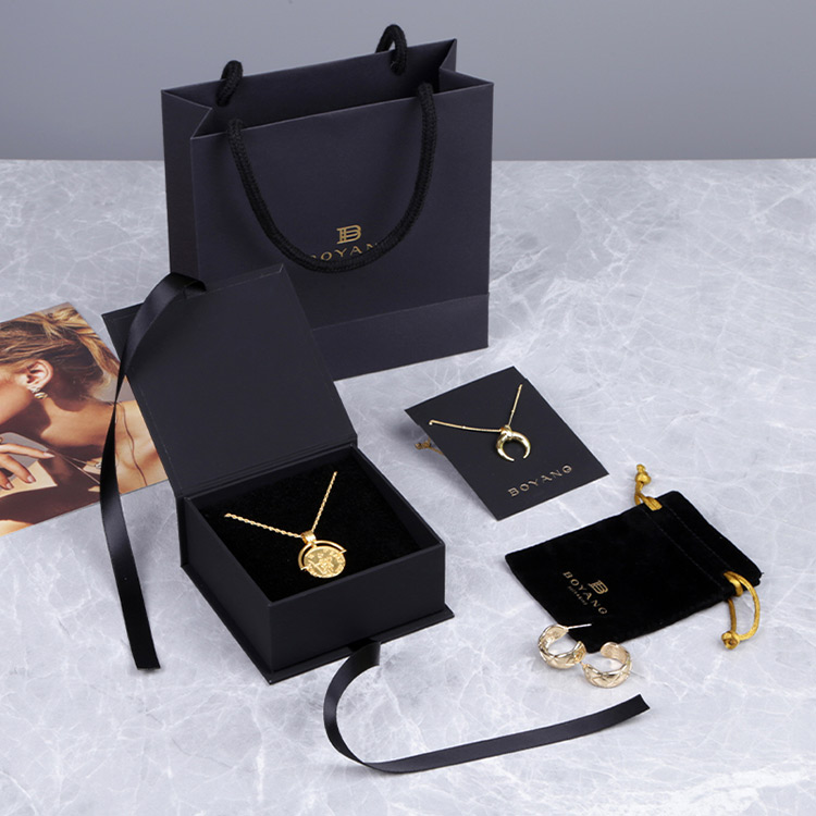 Great manufacturers professional custom logo black gift pendant box packaging with ribbon