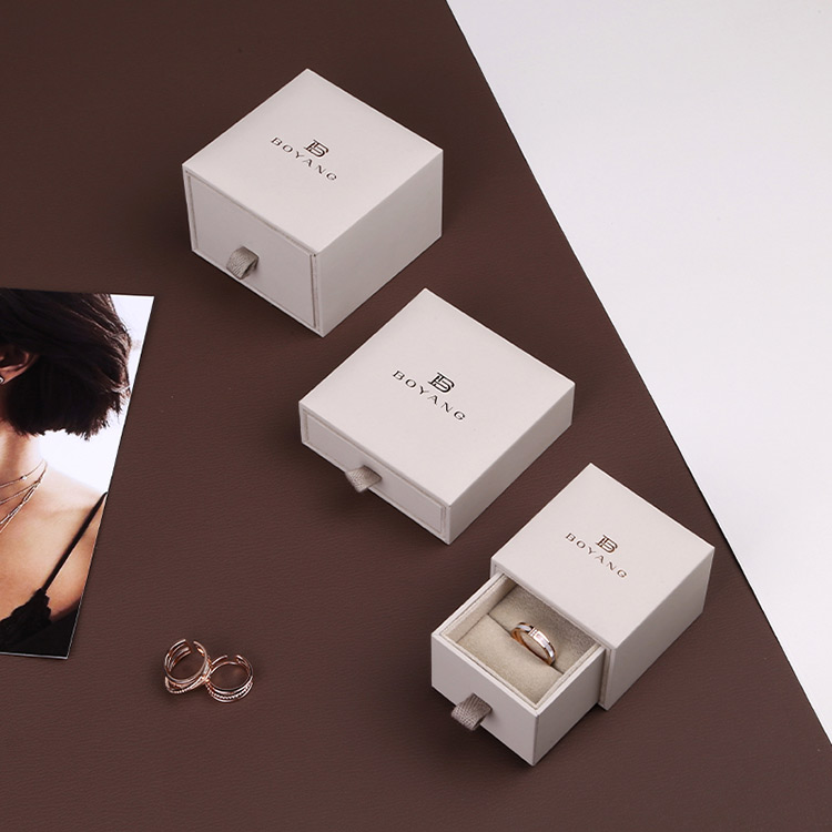 Charm cardboard paper custom logo sliding drawer bangle gift box designs with pillow