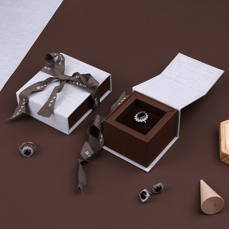 Printed custom magnetic bracelet gift boxes packaging with bow