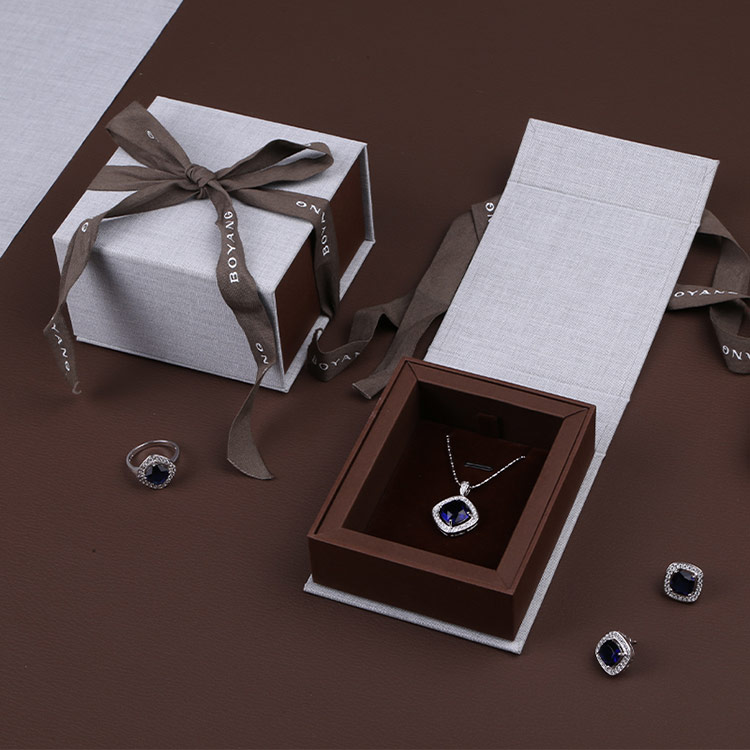 Beautiful wholesale magnetic gift small ring jewelry box with ribbon