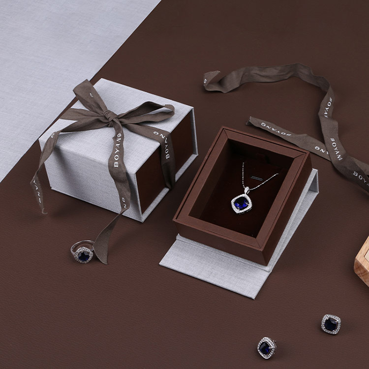 Beautiful wholesale magnetic gift small ring jewelry box with ribbon