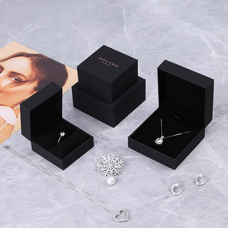 Wedding anniversary beautiful black gift custom pendant box packaging