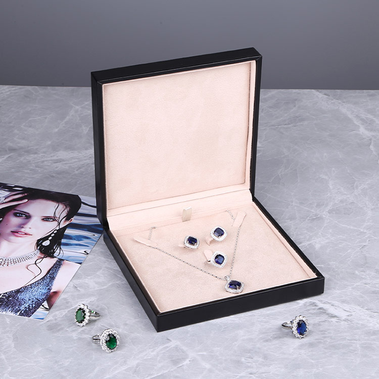 Luxury european women black best jewelry custom bracelet boxes