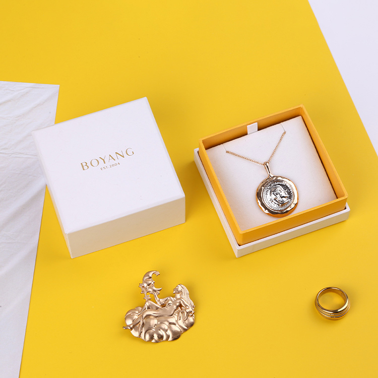 White eco friendly recycled cardboard paper custom bracelet gift boxes