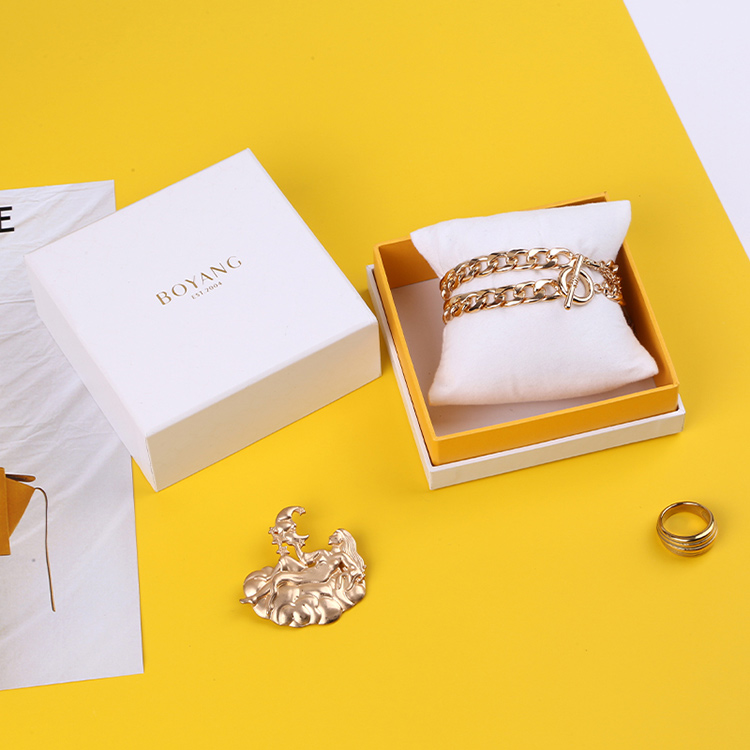 White eco friendly recycled cardboard paper custom bracelet gift boxes