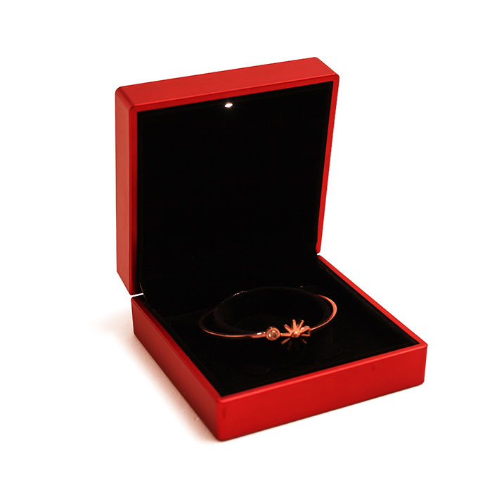 The display custom luxury jewelry boxes