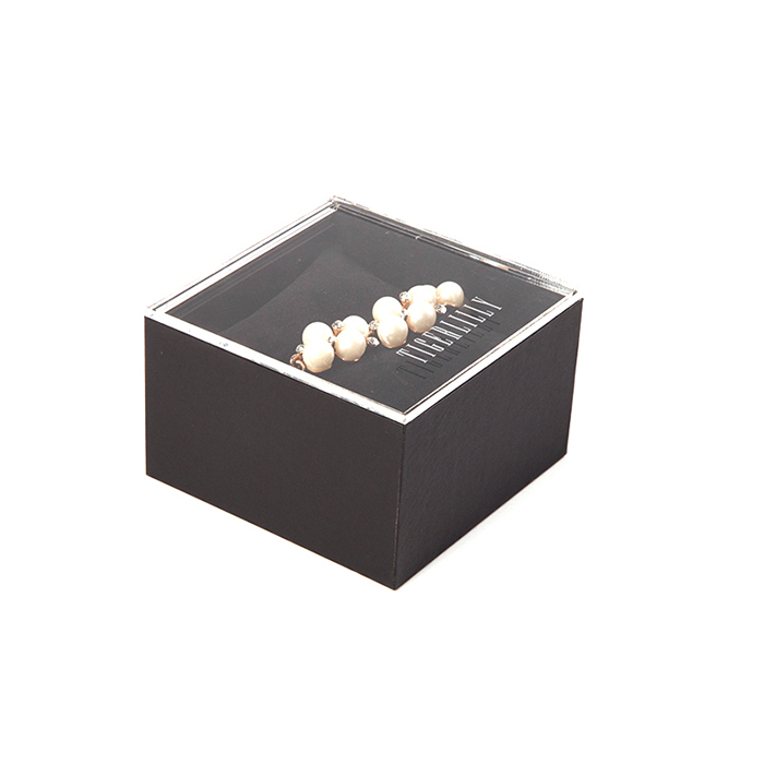 Let's have a look at the custom upgraded black jewelry box