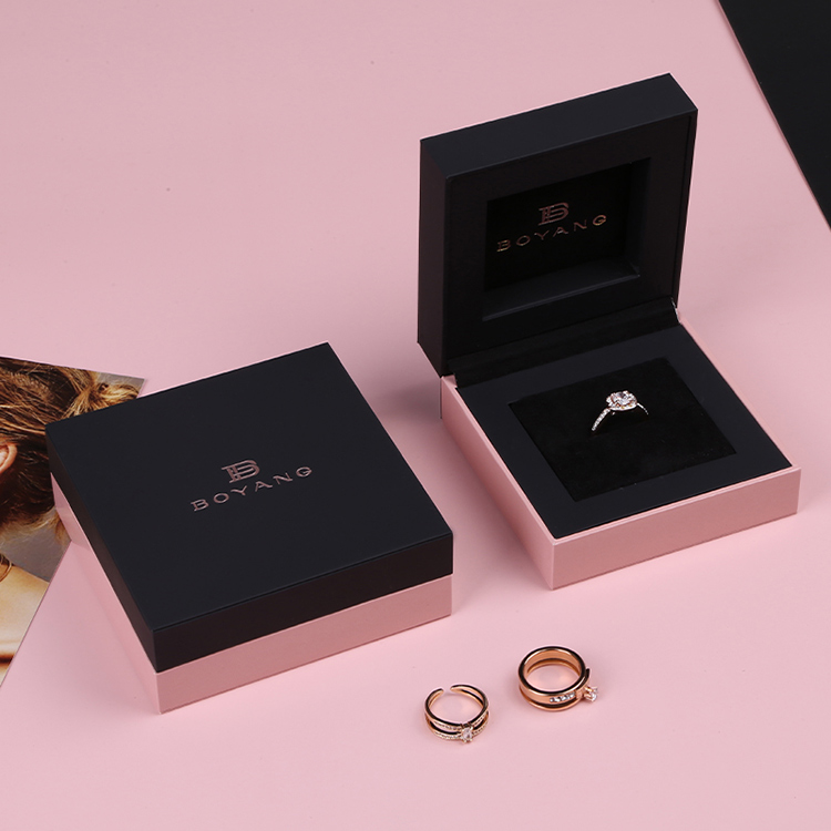 Factory Customized Logo Hot Sell Recycle Ring Earring Case Luxury Plastic Clamshell Jewelry Box Set